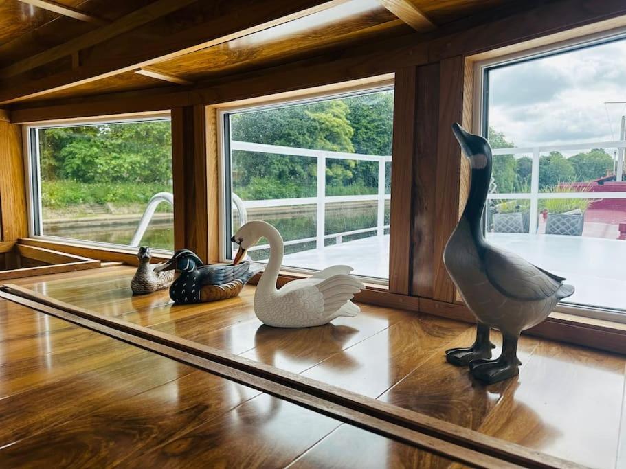Unique Houseboat Experience I Central City Break ยอร์ค ภายนอก รูปภาพ