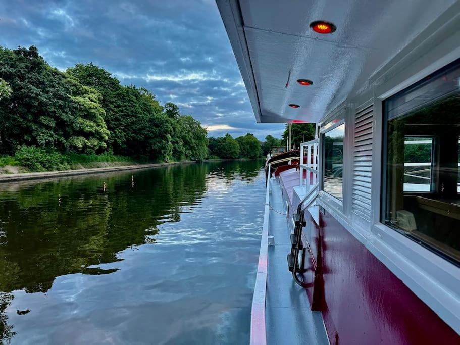 Unique Houseboat Experience I Central City Break ยอร์ค ภายนอก รูปภาพ