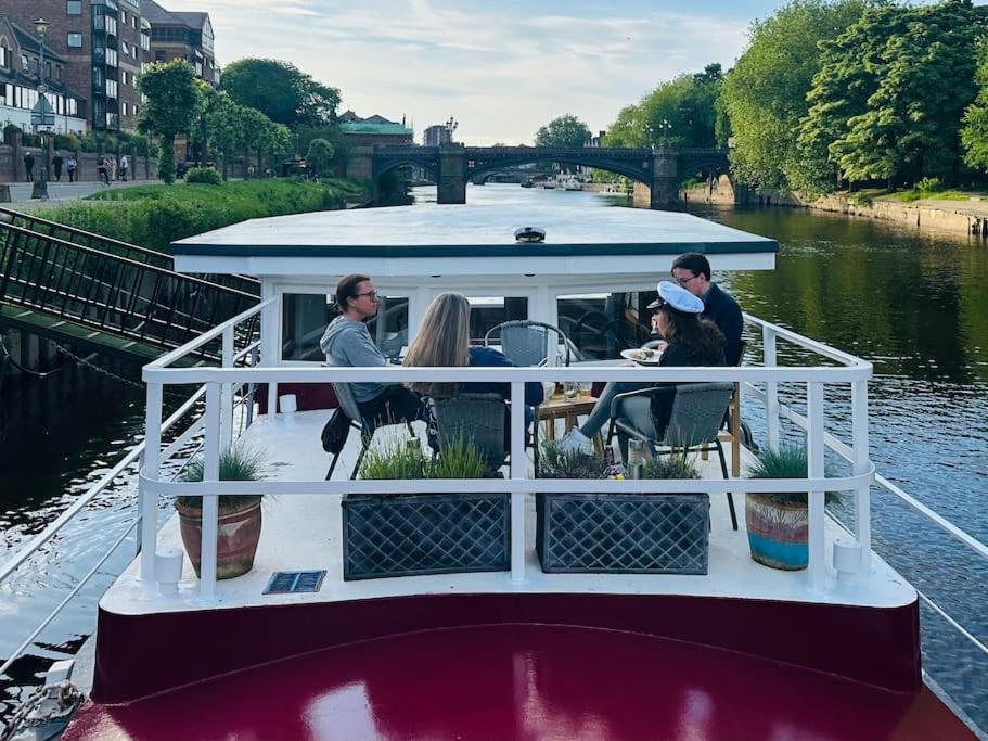 Unique Houseboat Experience I Central City Break ยอร์ค ภายนอก รูปภาพ